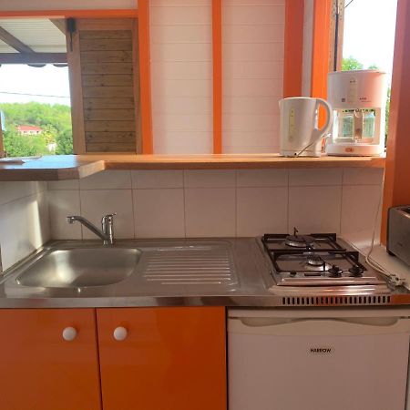 Bungalow Les Cerisiers Bouillante Exterior photo