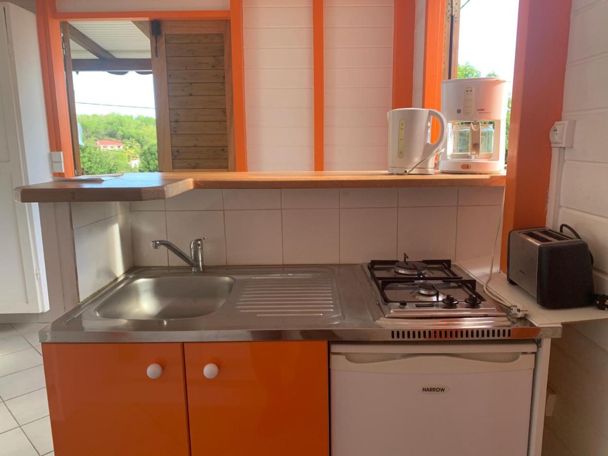 Bungalow Les Cerisiers Bouillante Exterior photo